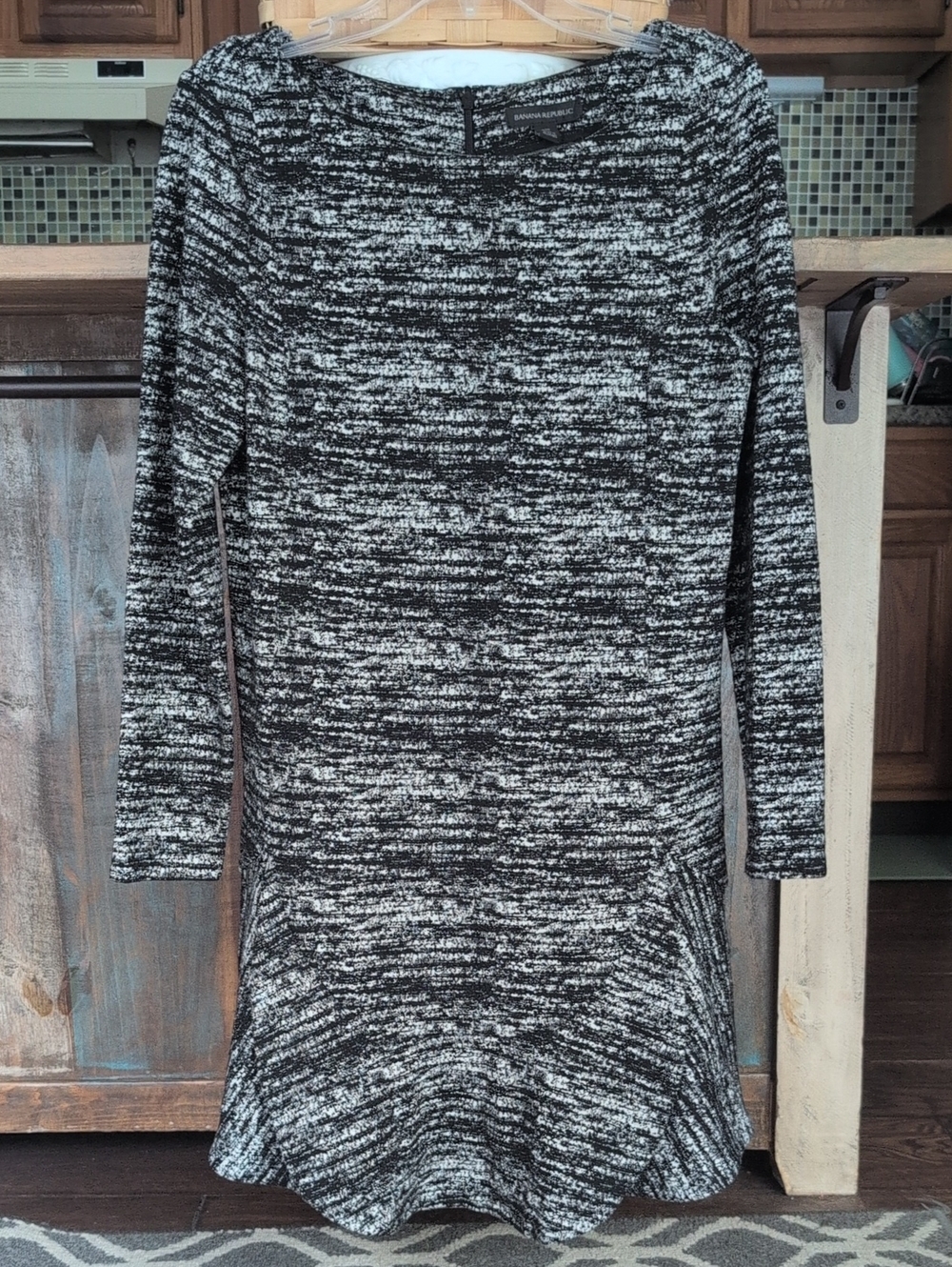 Banana Republic Black & White Marled Static Knit Drop Waist Flounce Dress - 12P